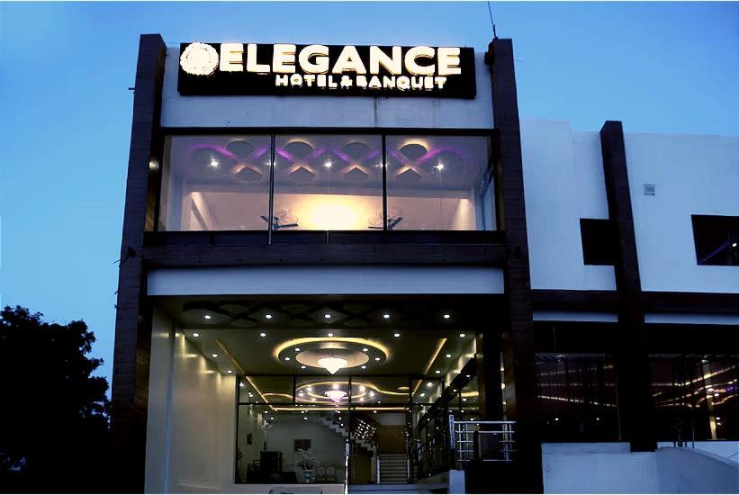 Elegance Hotel And Banquet Ayodhya ภายนอก รูปภาพ