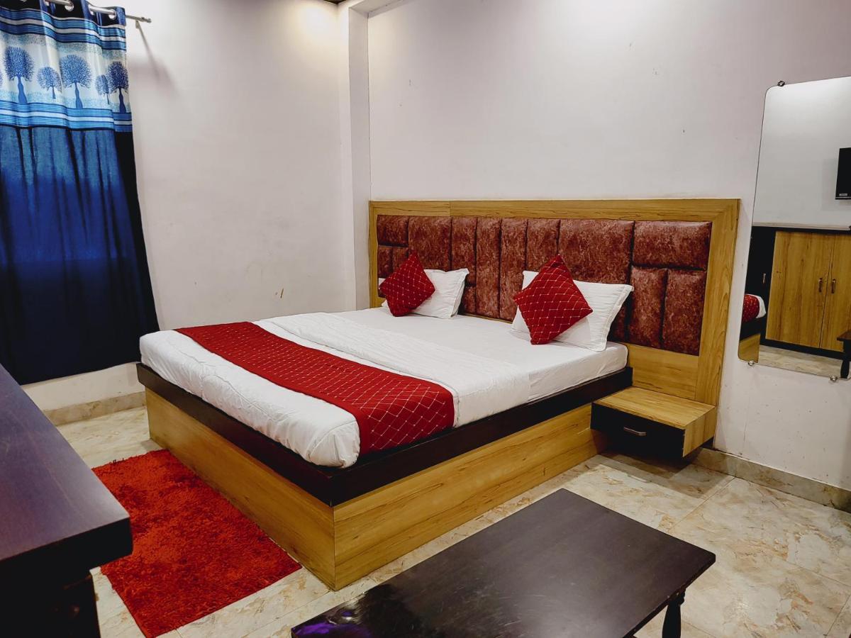 Elegance Hotel And Banquet Ayodhya ภายนอก รูปภาพ