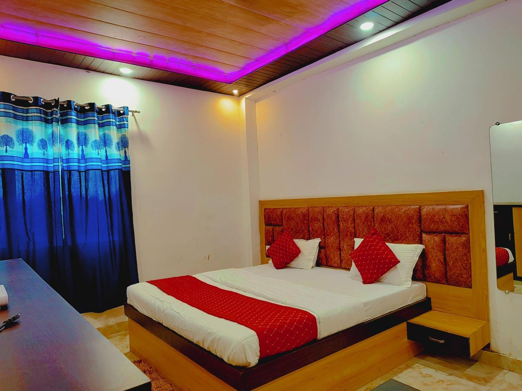 Elegance Hotel And Banquet Ayodhya ภายนอก รูปภาพ