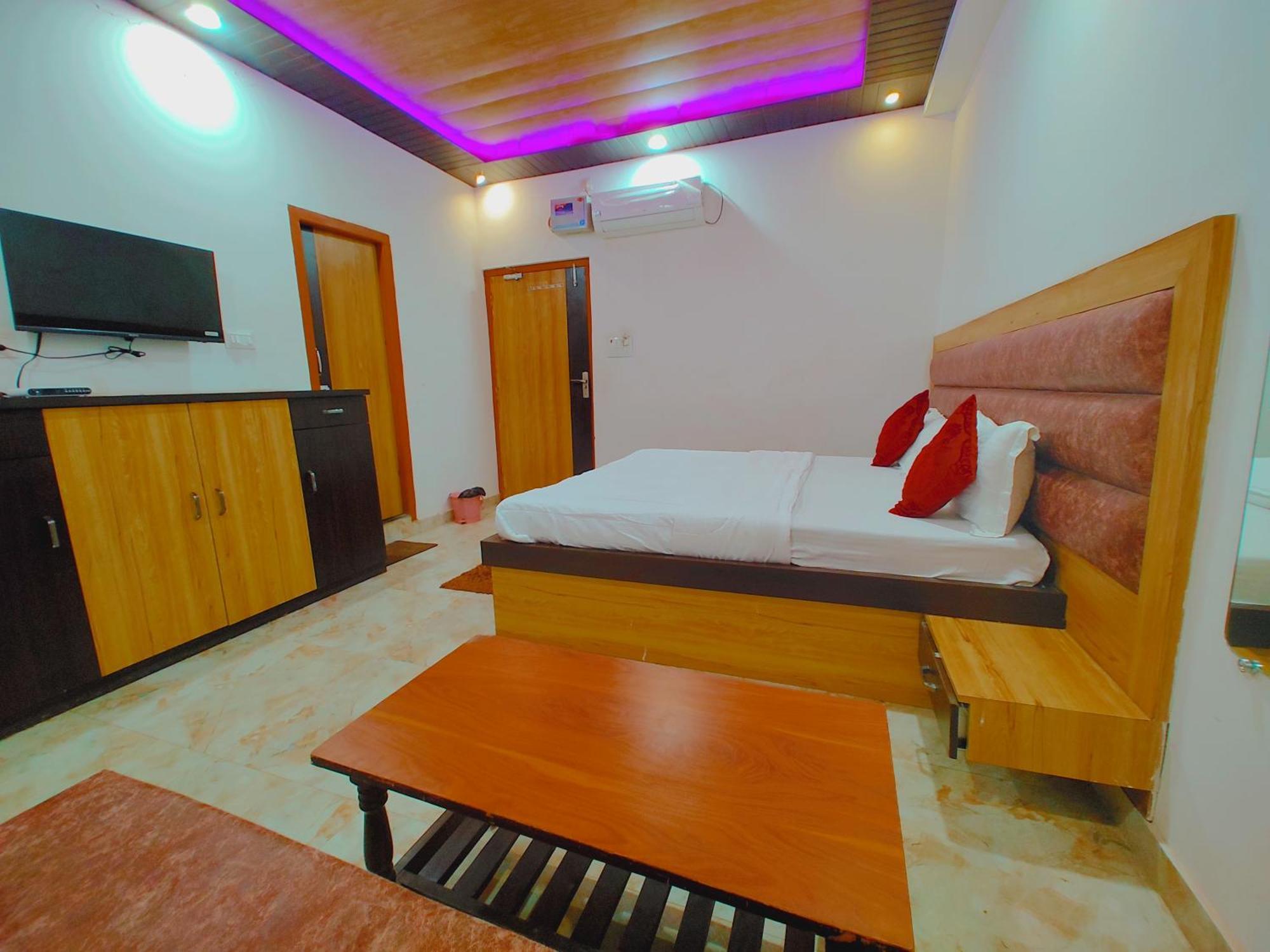 Elegance Hotel And Banquet Ayodhya ภายนอก รูปภาพ