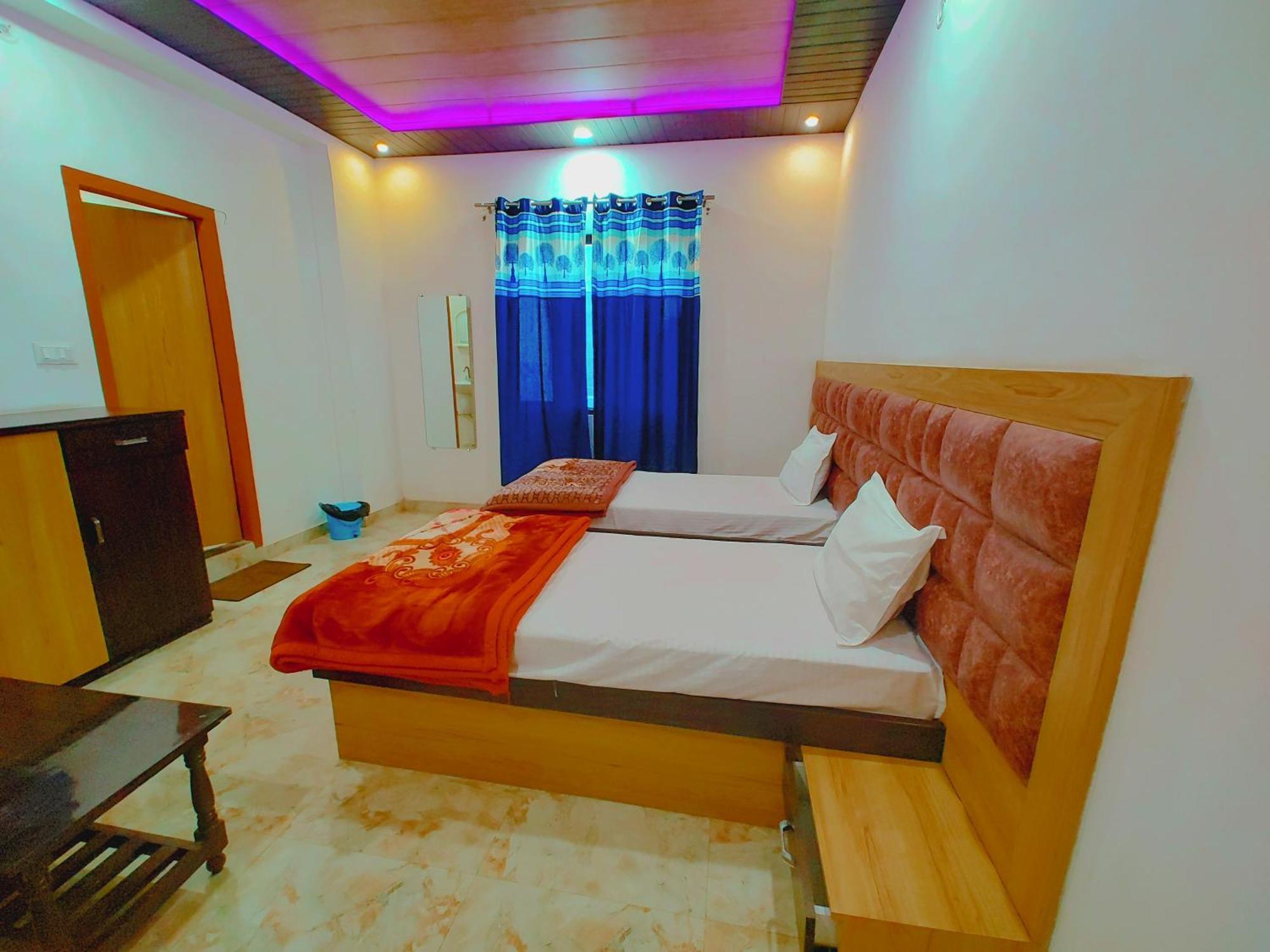 Elegance Hotel And Banquet Ayodhya ภายนอก รูปภาพ