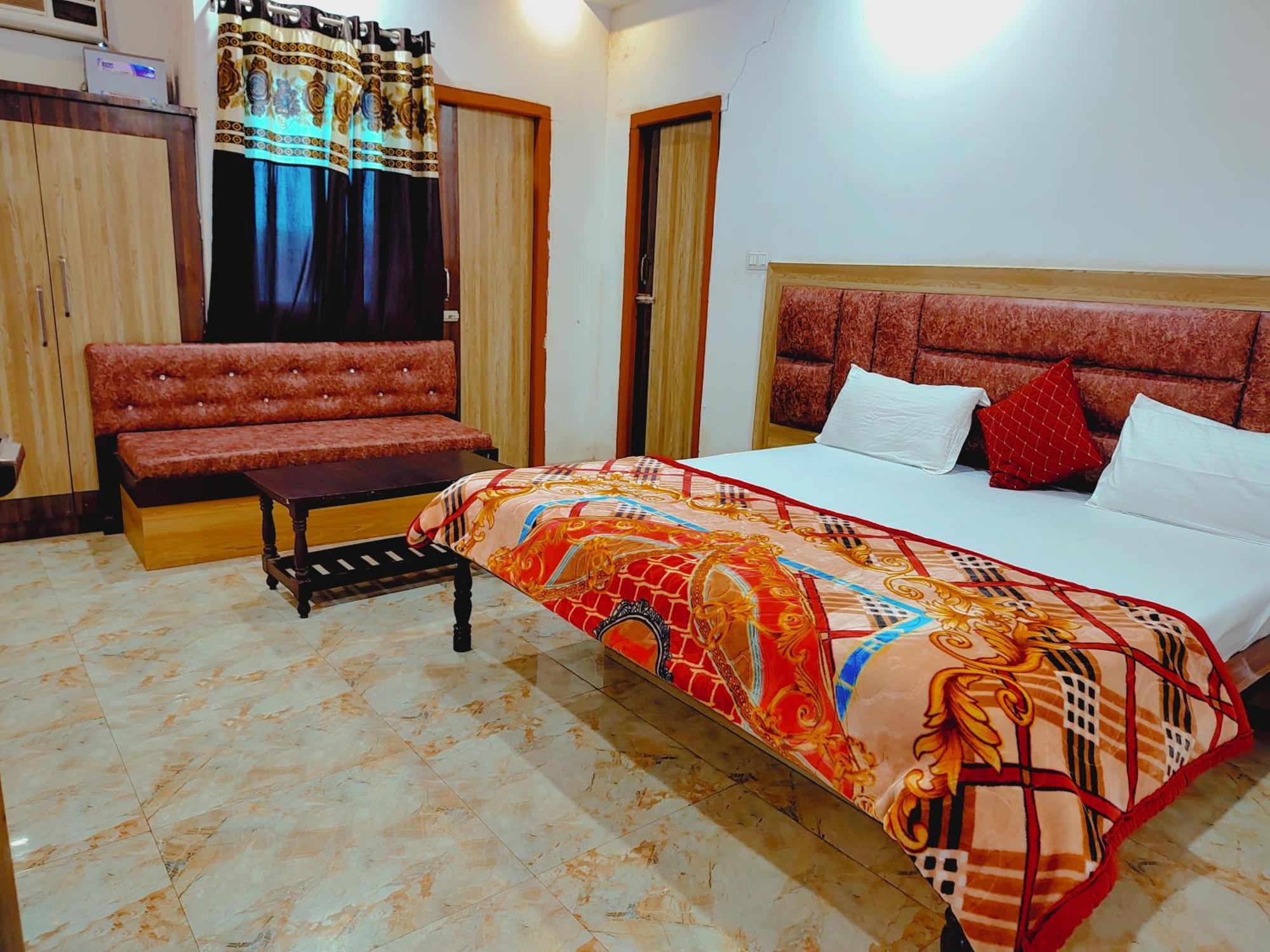 Elegance Hotel And Banquet Ayodhya ภายนอก รูปภาพ