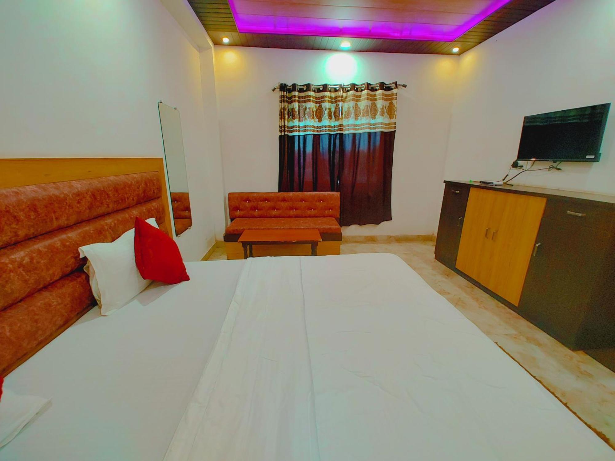 Elegance Hotel And Banquet Ayodhya ภายนอก รูปภาพ
