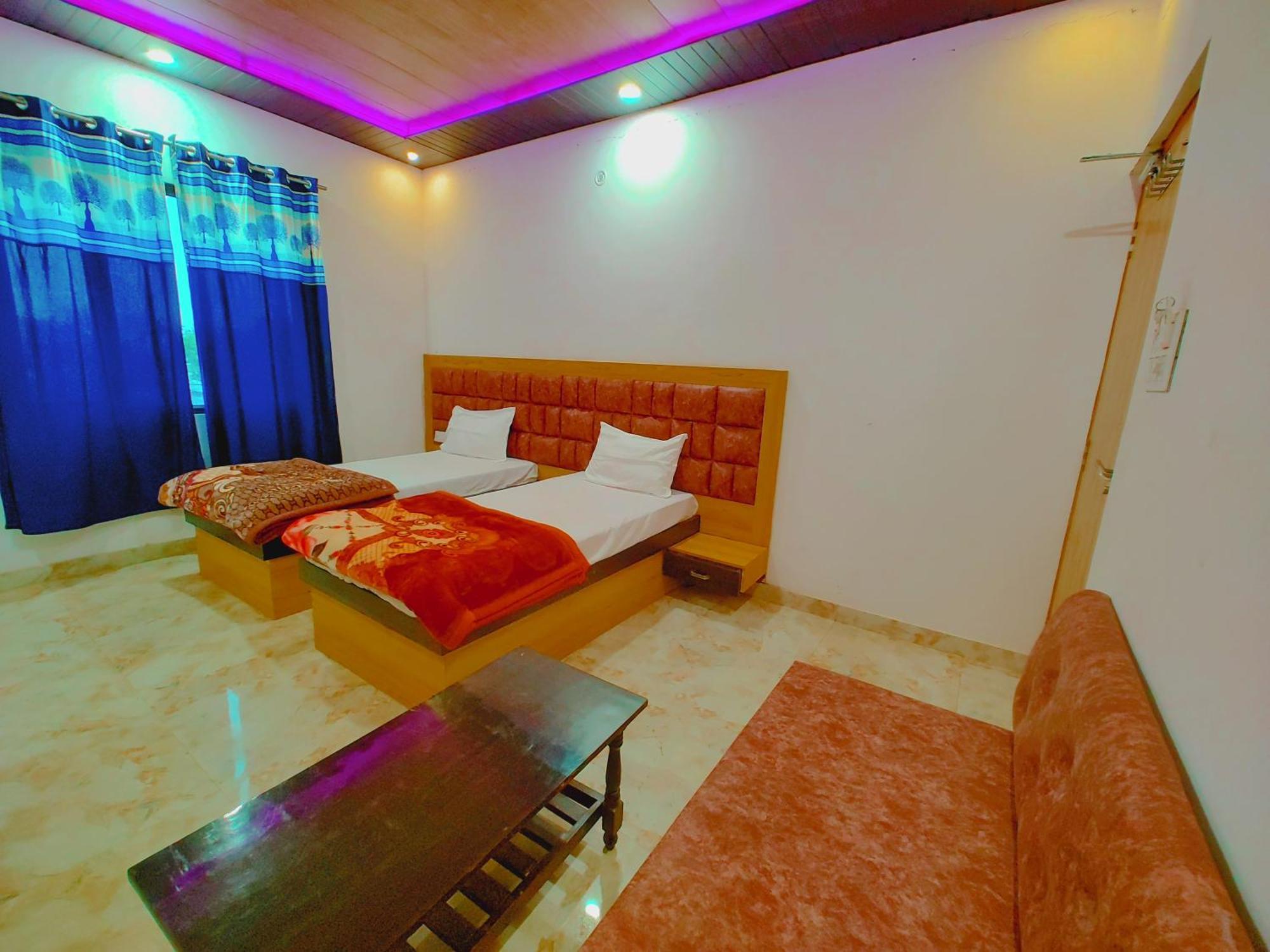 Elegance Hotel And Banquet Ayodhya ภายนอก รูปภาพ
